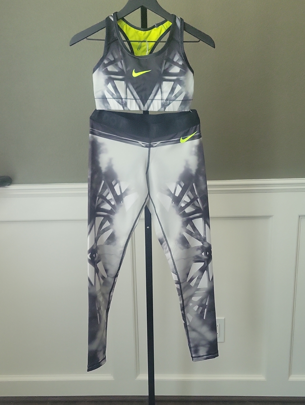 Nike Grey & Neon Yellow Geometric Print Legging Set